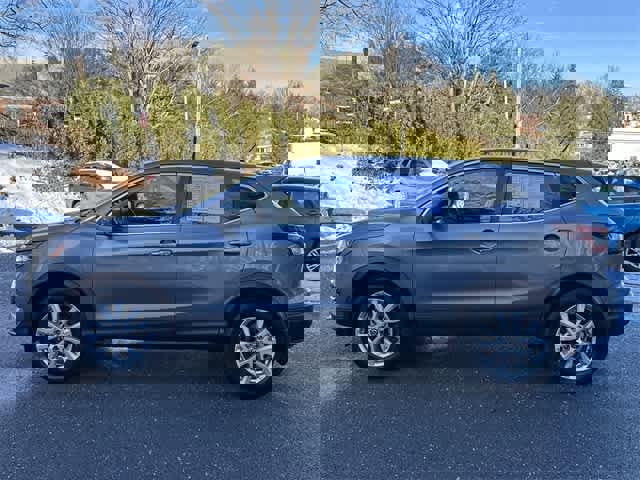 Used 2022 Nissan Rogue Sport S image 2