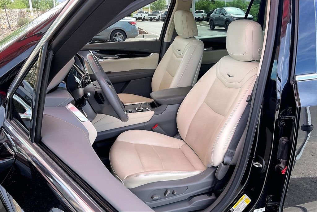 Used 2024 Cadillac XT6 Premium Luxury FWD image 25