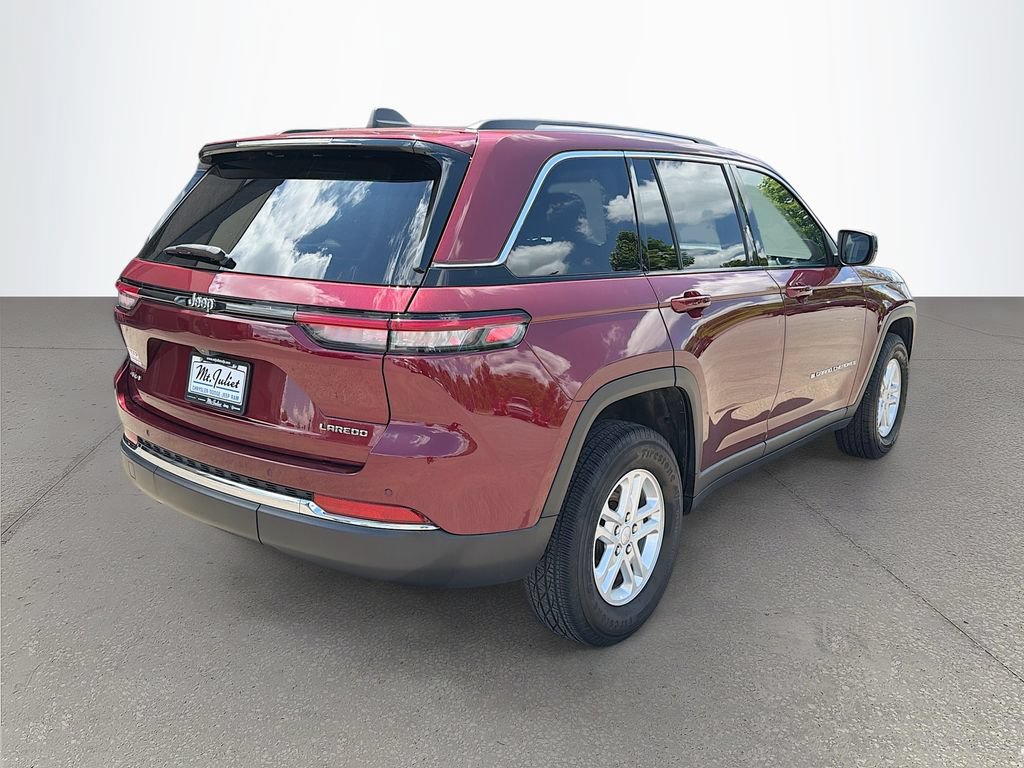 Used 2023 Jeep Grand Cherokee Laredo AWD/4WD image 4