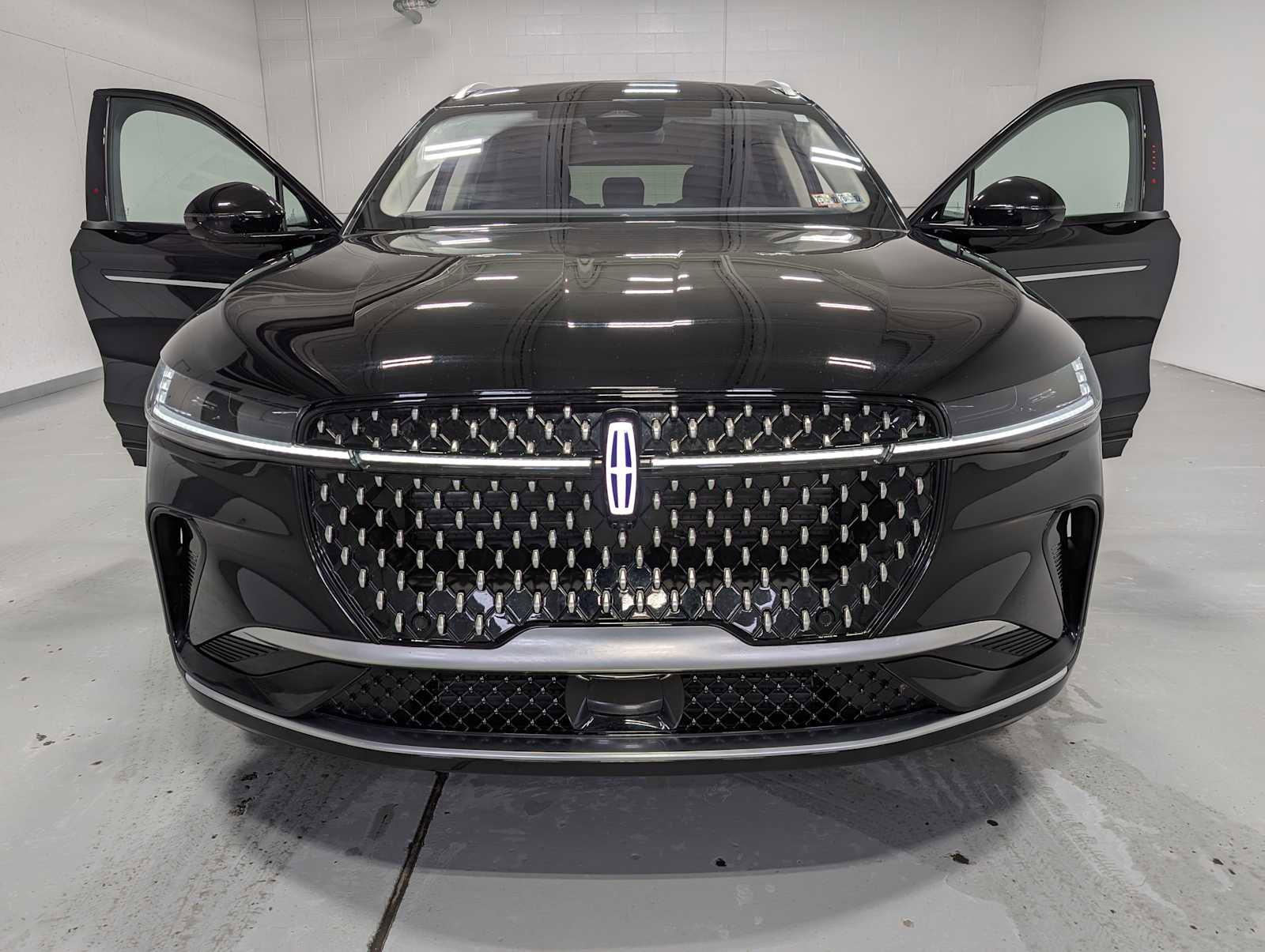 Certified 2025 Lincoln Nautilus Reserve image 13