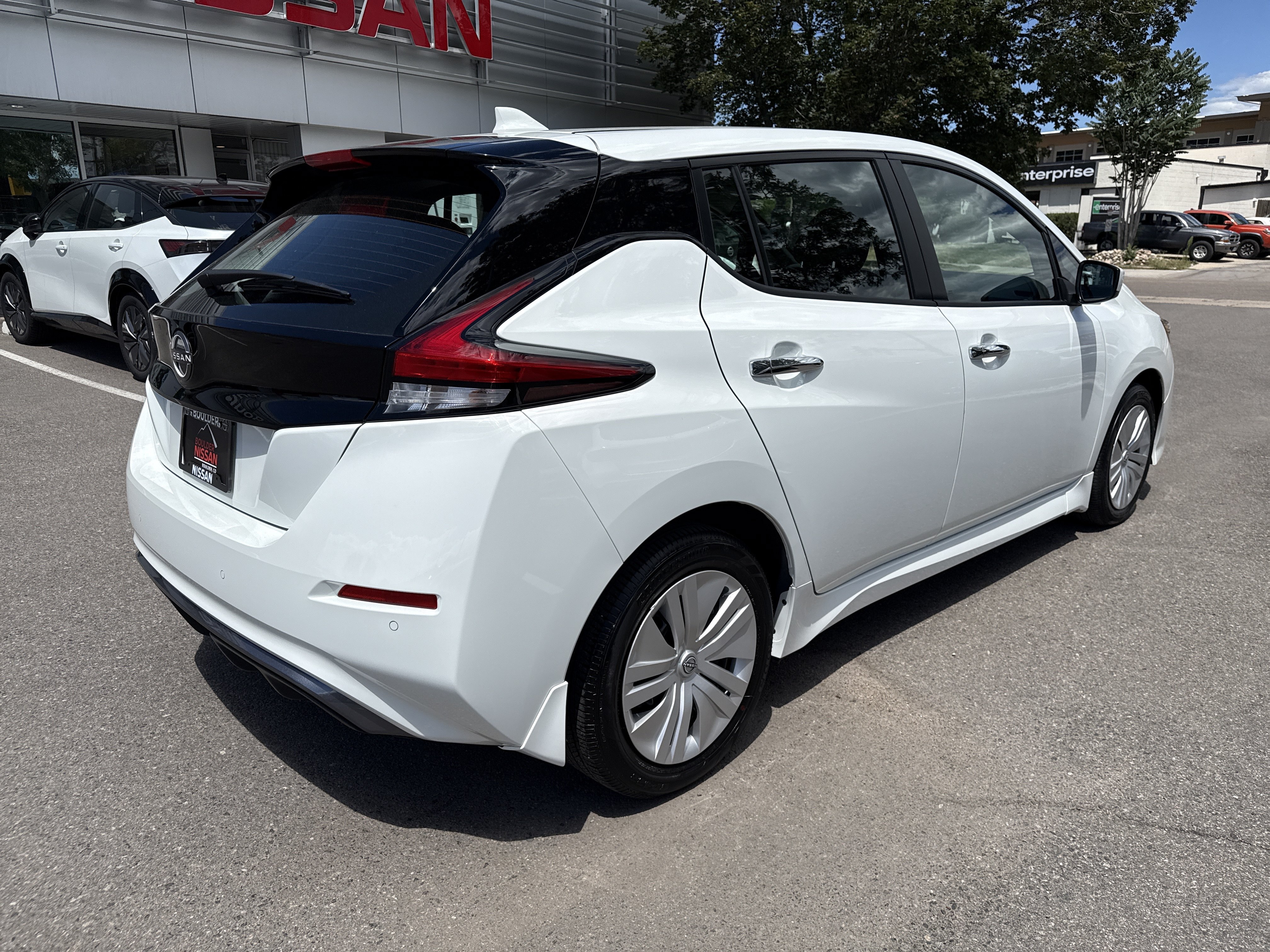 Certified 2025 Nissan Leaf S FWD image 9