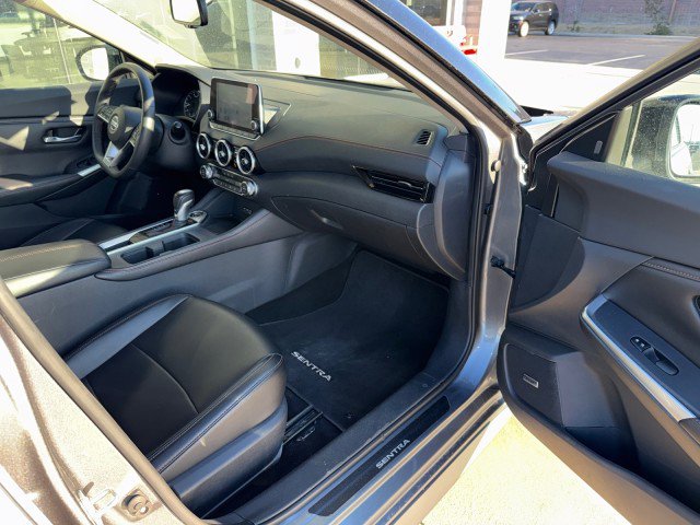 Used 2021 Nissan Sentra SR w/ SR Premium Package image 10