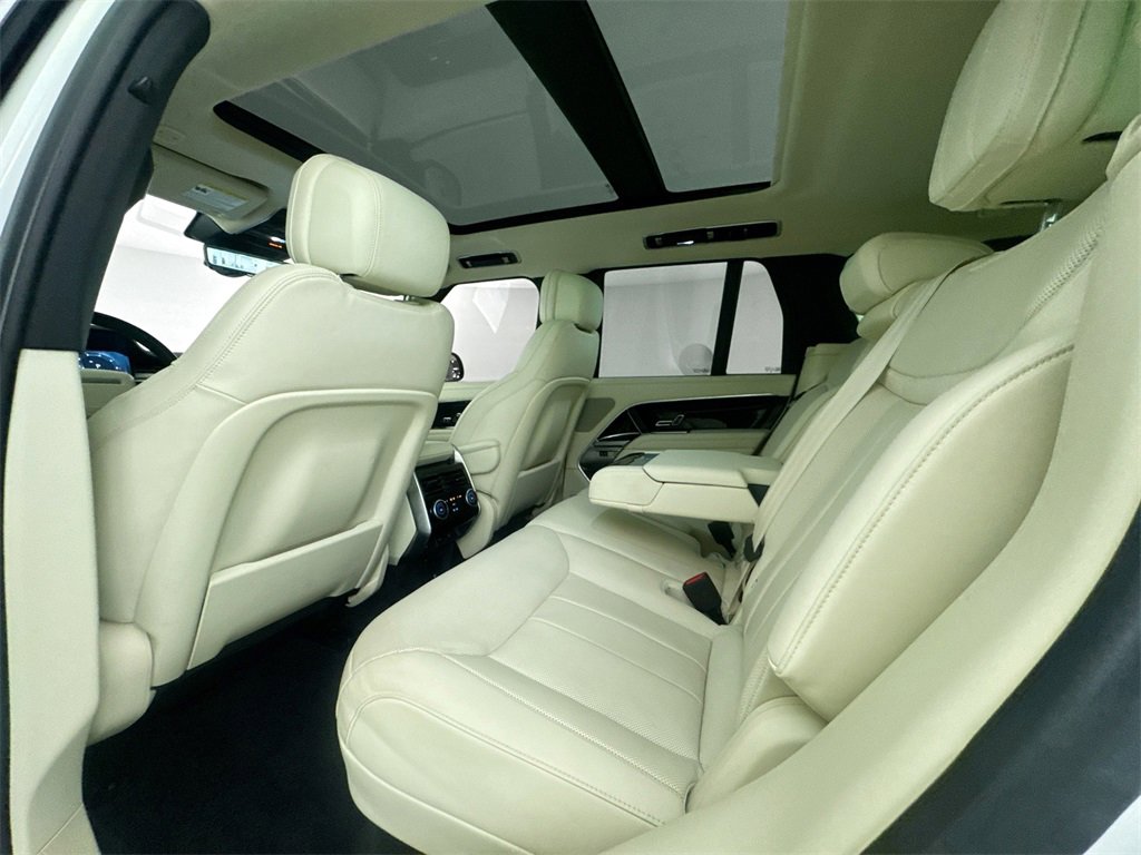 Used 2023 Land Rover Range Rover SE image 24