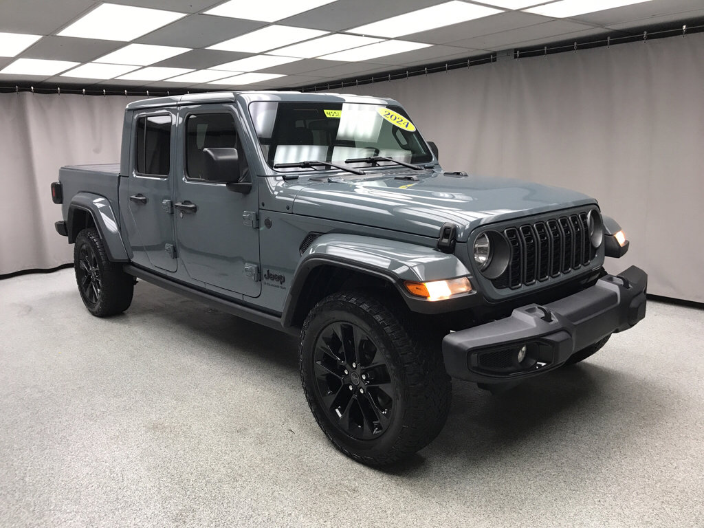 Used 2024 Jeep Gladiator Sport AWD/4WD image 5