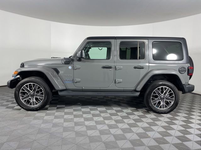 Used 2023 Jeep Wrangler Unlimited Sahara w/ Cold Weather Group image 6
