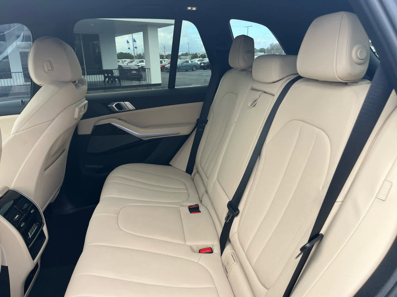 Used 2021 BMW X5 sDrive40i w/ Premium Package image 10