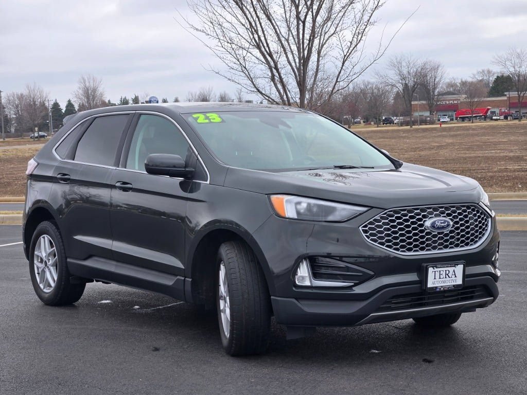 Used 2023 Ford Edge SEL w/ Convenience Package AWD/4WD image 4