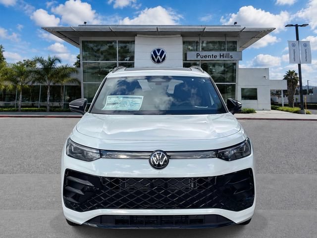 New 2026 Volkswagen Tiguan SE R-Line FWD image 2