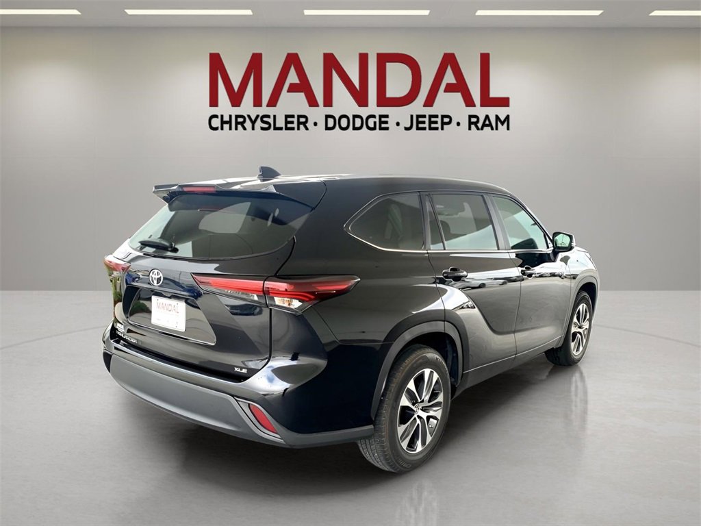 Used 2024 Toyota Highlander XLE image 6