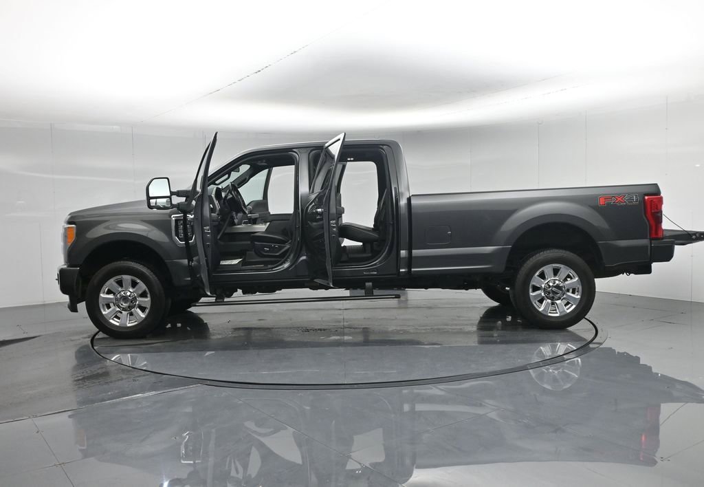 Certified 2018 Ford F350 Platinum w/ Platinum Ultimate Package image 48