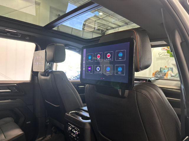 Certified 2025 GMC Yukon AT4 w/ AT4 Premium Plus Package AWD/4WD image 31