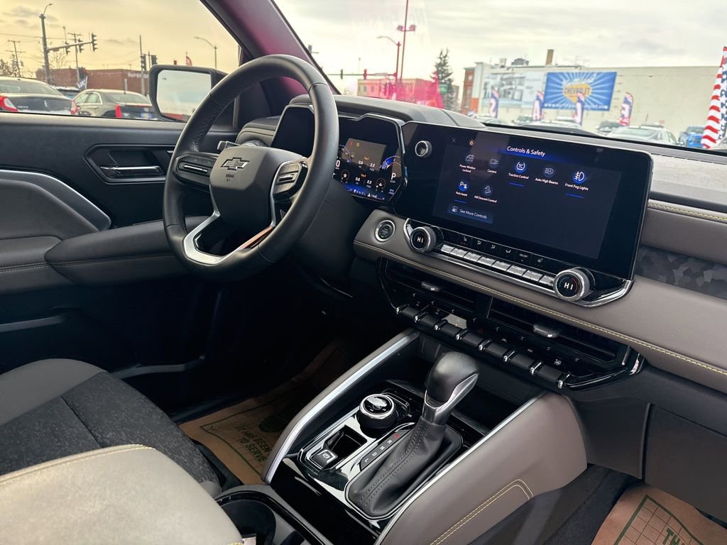 Used 2024 Chevrolet Colorado ZR2 w/ Technology Package image 38