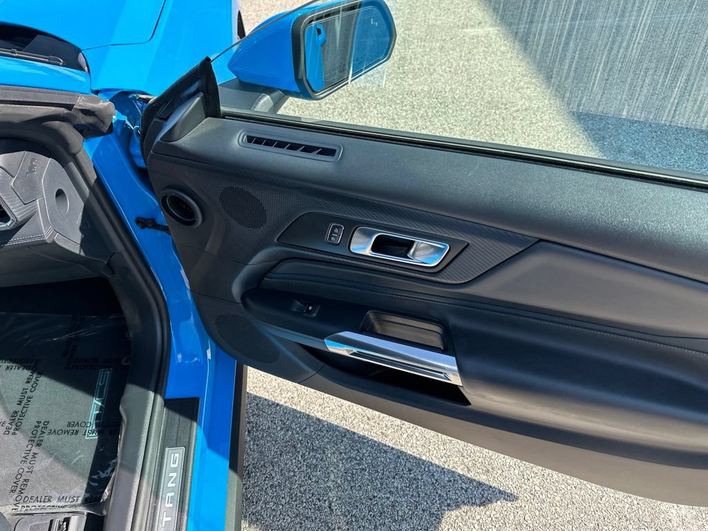 Used 2025 Ford Mustang GT Premium RWD image 13