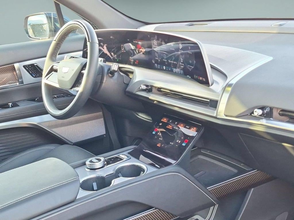 Certified 2026 Cadillac Vistiq Luxury AWD/4WD image 27