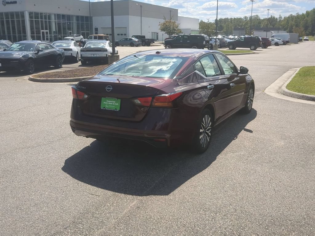 Used 2025 Nissan Altima 2.5 SV FWD image 5