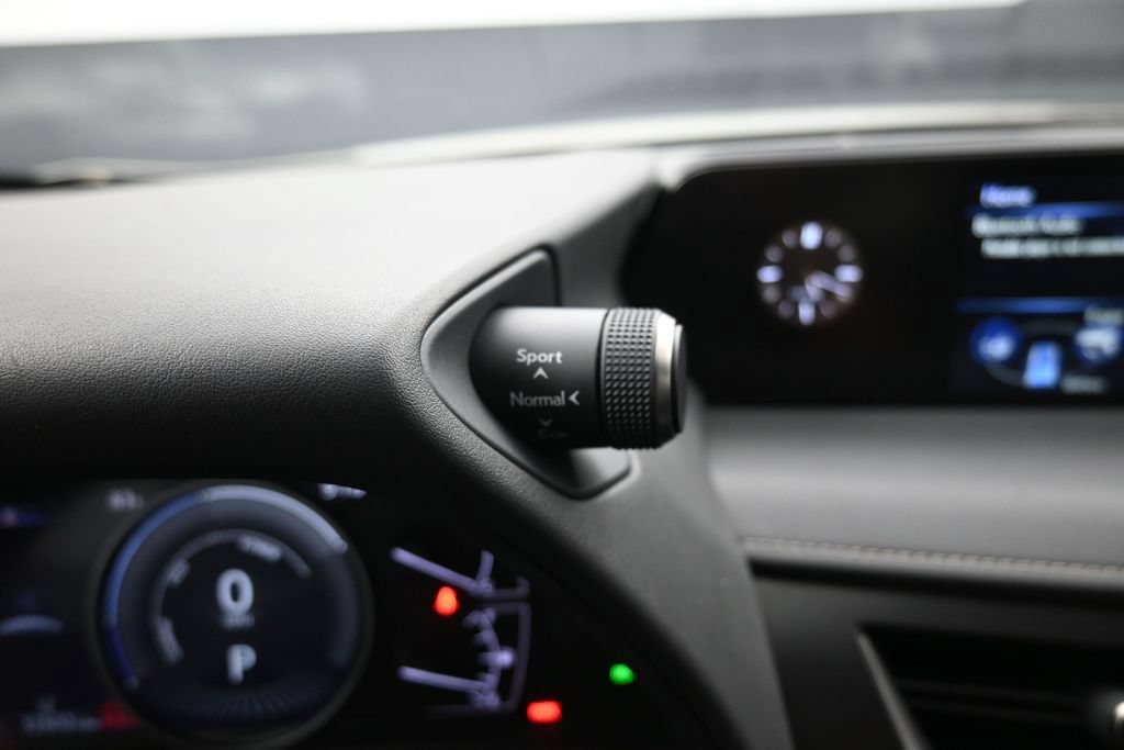 Used 2020 Lexus UX 250h w/ Accessory Package 2 AWD/4WD image 18