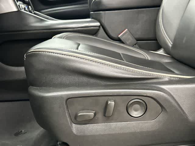 Used 2023 Chevrolet Suburban Premier AWD/4WD image 27
