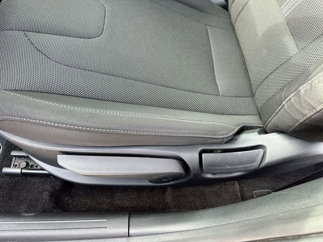 Used 2021 Hyundai Elantra SE image 16