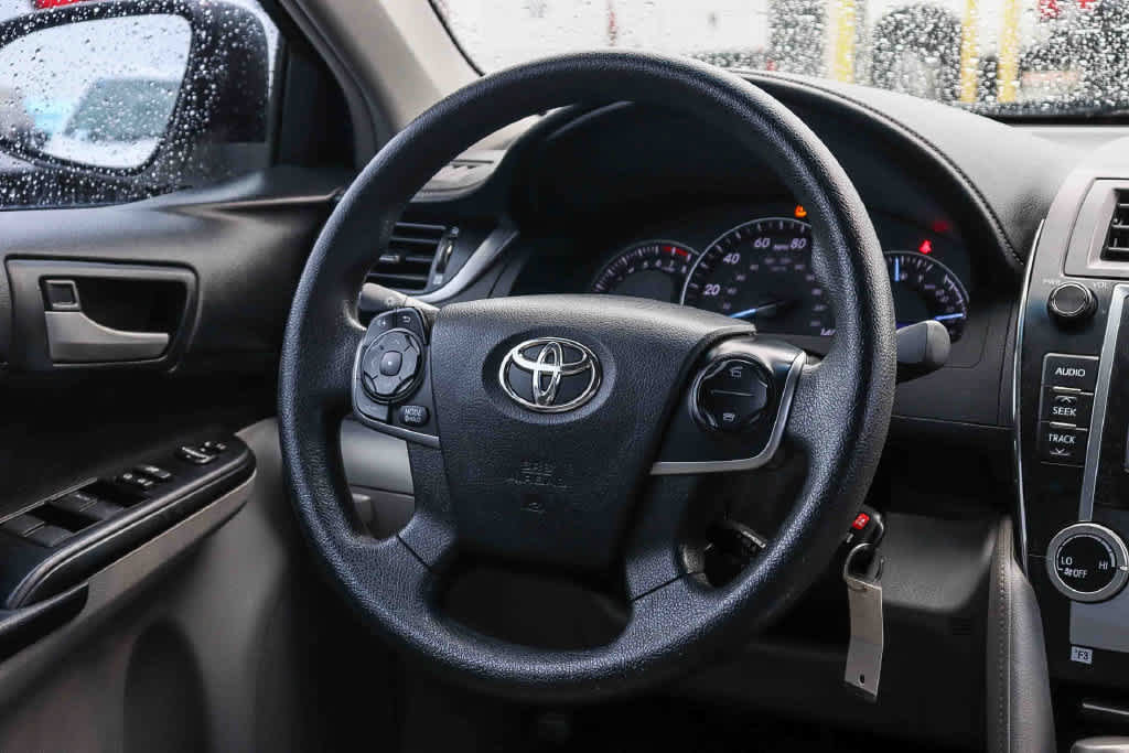 Used 2012 Toyota Camry LE FWD image 14