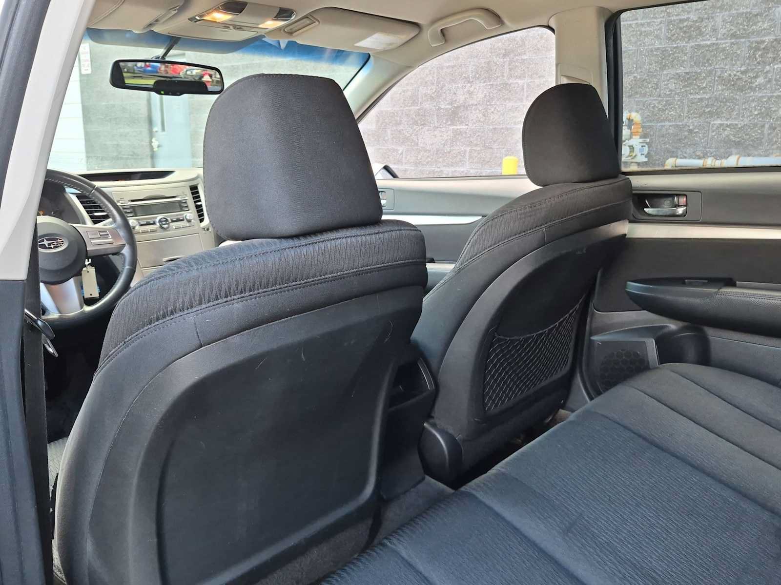 Used 2010 Subaru Outback 2.5i Premium AWD/4WD image 17