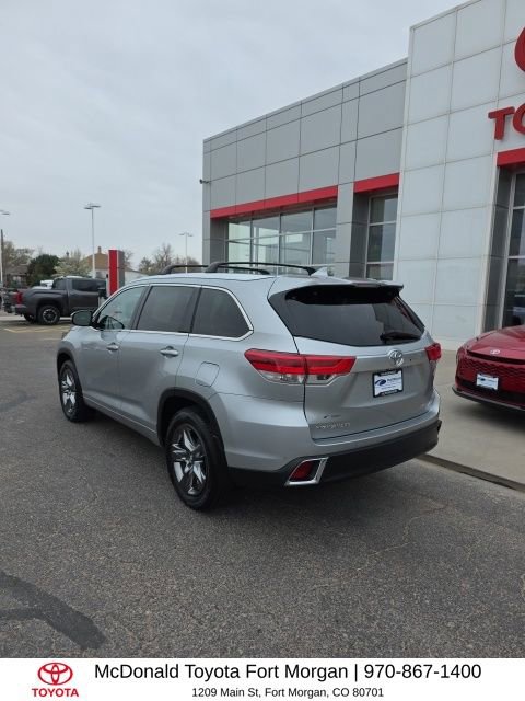 Used 2017 Toyota Highlander Limited Platinum image 3