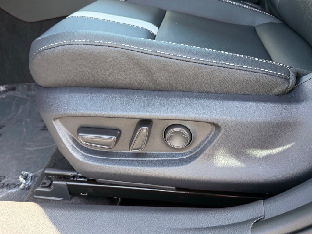 Used 2026 Toyota Camry SE w/ Convenience Package FWD image 17