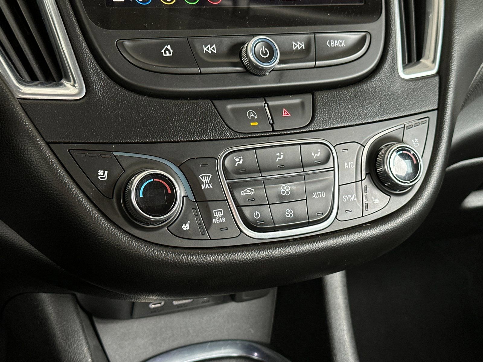 Used 2024 Chevrolet Malibu LT image 19