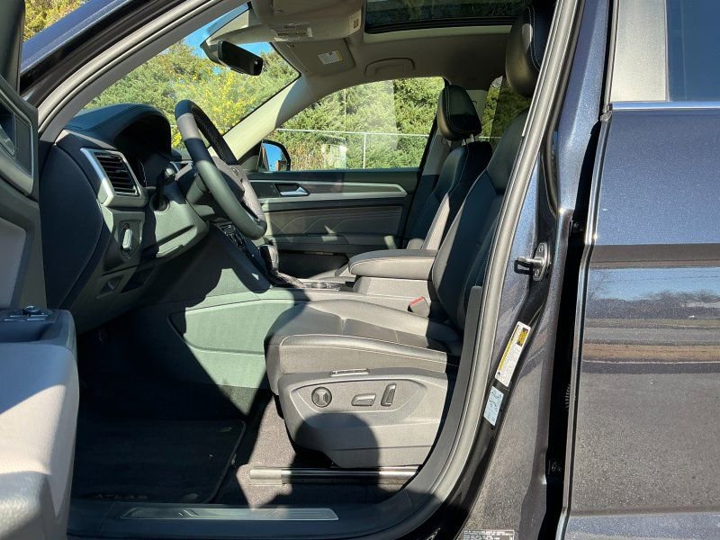 Used 2021 Volkswagen Atlas SEL image 11