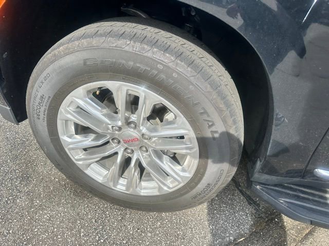 Used 2023 GMC Yukon SLT w/ SLT Luxury Package image 36