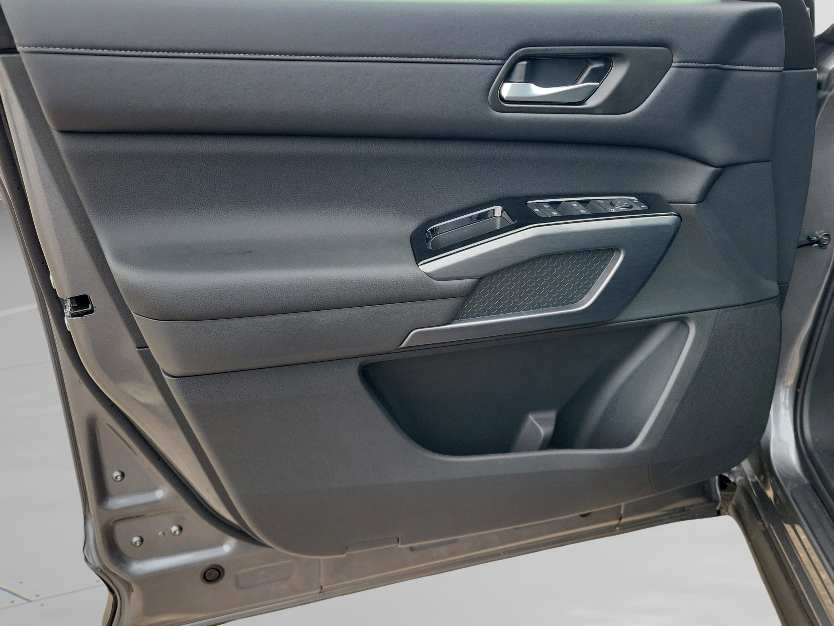 New 2026 Nissan Pathfinder SL w/ SL Premium Package image 22