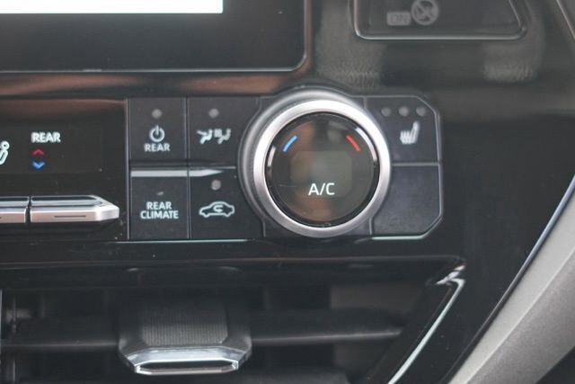 Certified 2024 Toyota Highlander XLE image 25