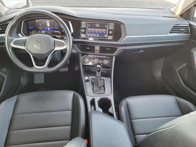 Used 2024 Volkswagen Jetta SE FWD image 6