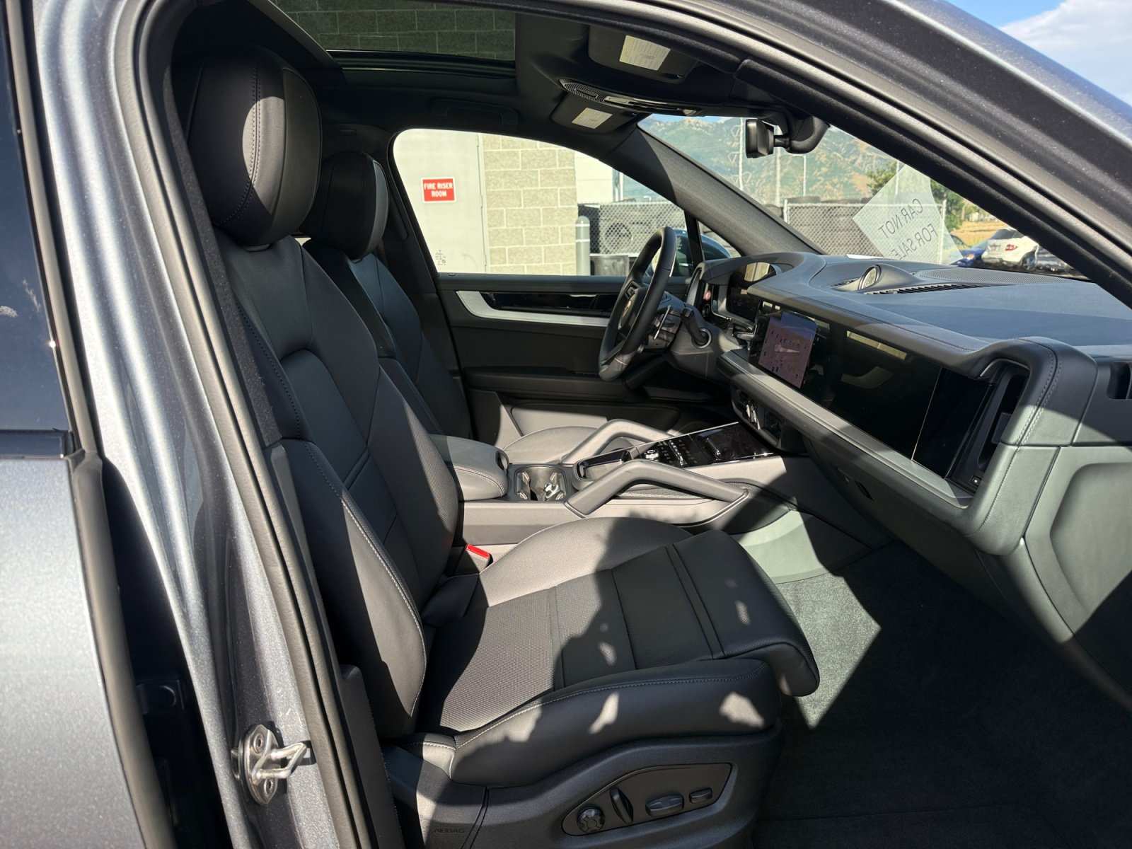 Used 2026 Porsche Cayenne S AWD/4WD image 19