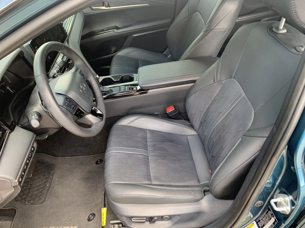 Used 2025 Toyota Camry XSE image 16