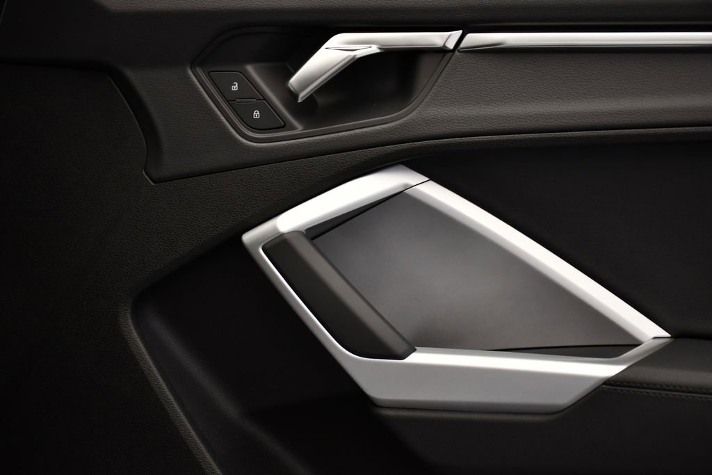 Used 2025 Audi Q3 2.0T Premium w/ Convenience Package image 47