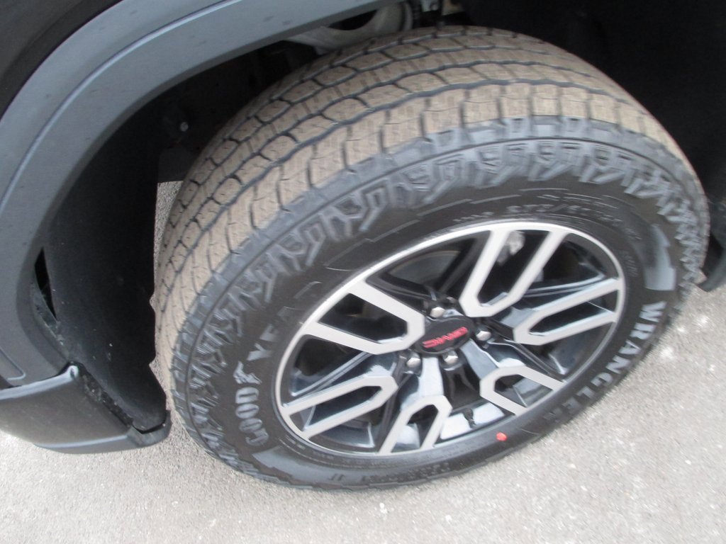 Certified 2022 GMC Sierra 1500 AT4 w/ AT4 Premium Package image 12