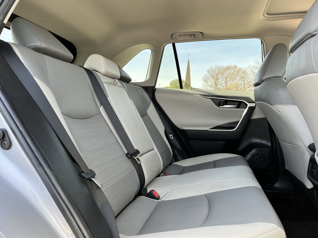 Used 2023 Toyota RAV4 Limited image 28