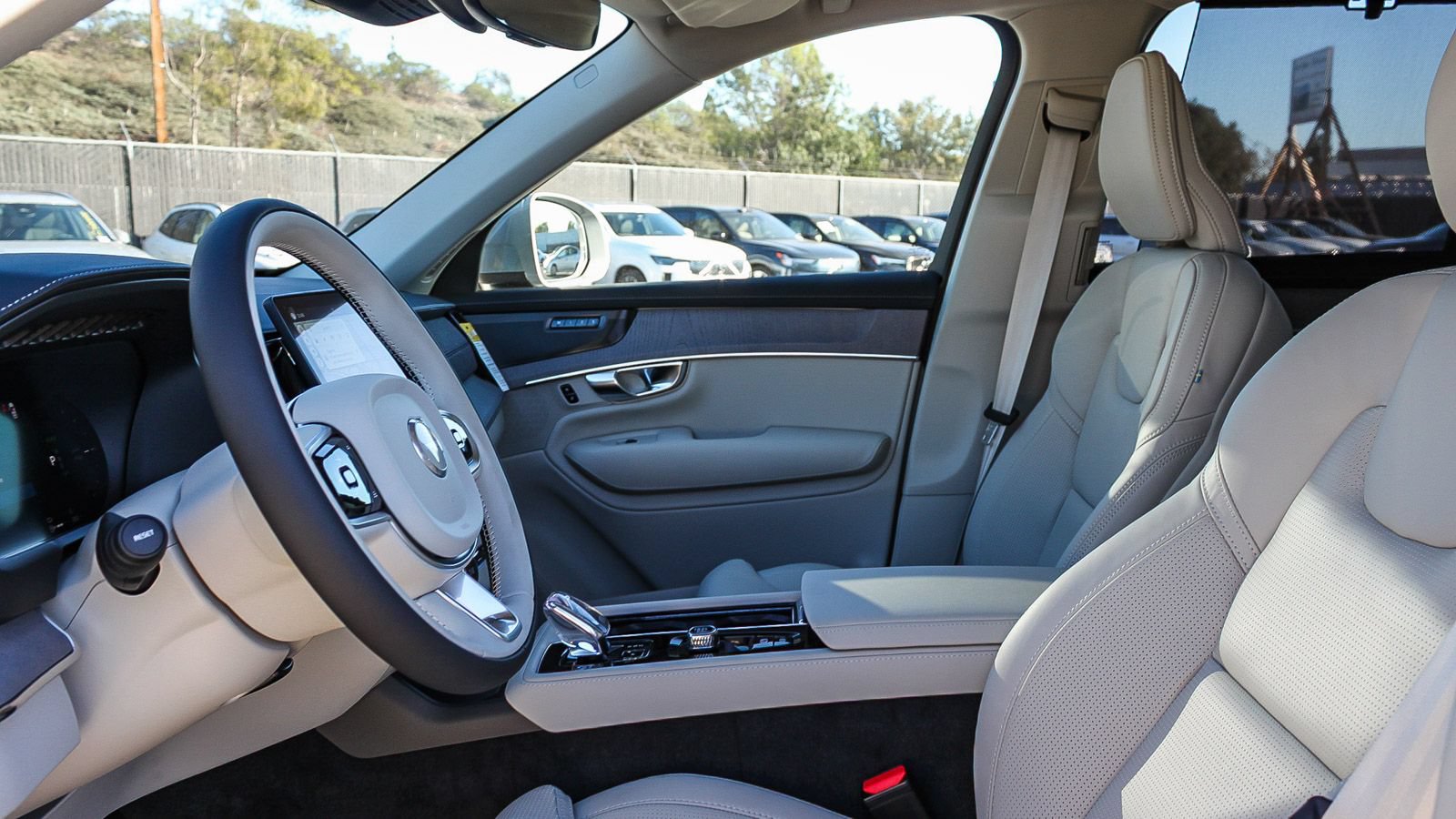 New 2026 Volvo XC90 T8 Ultra w/ Protection Package Premier AWD/4WD image 20