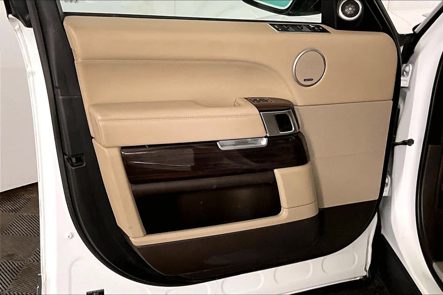 Used 2016 Land Rover Range Rover Supercharged image 22