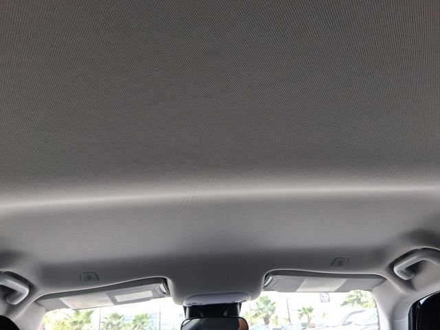 Used 2023 Jeep Renegade Altitude AWD/4WD image 13