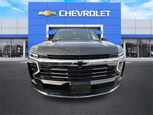 Certified 2025 Chevrolet Suburban LS w/ LPO, Dark Essentials Package image 7