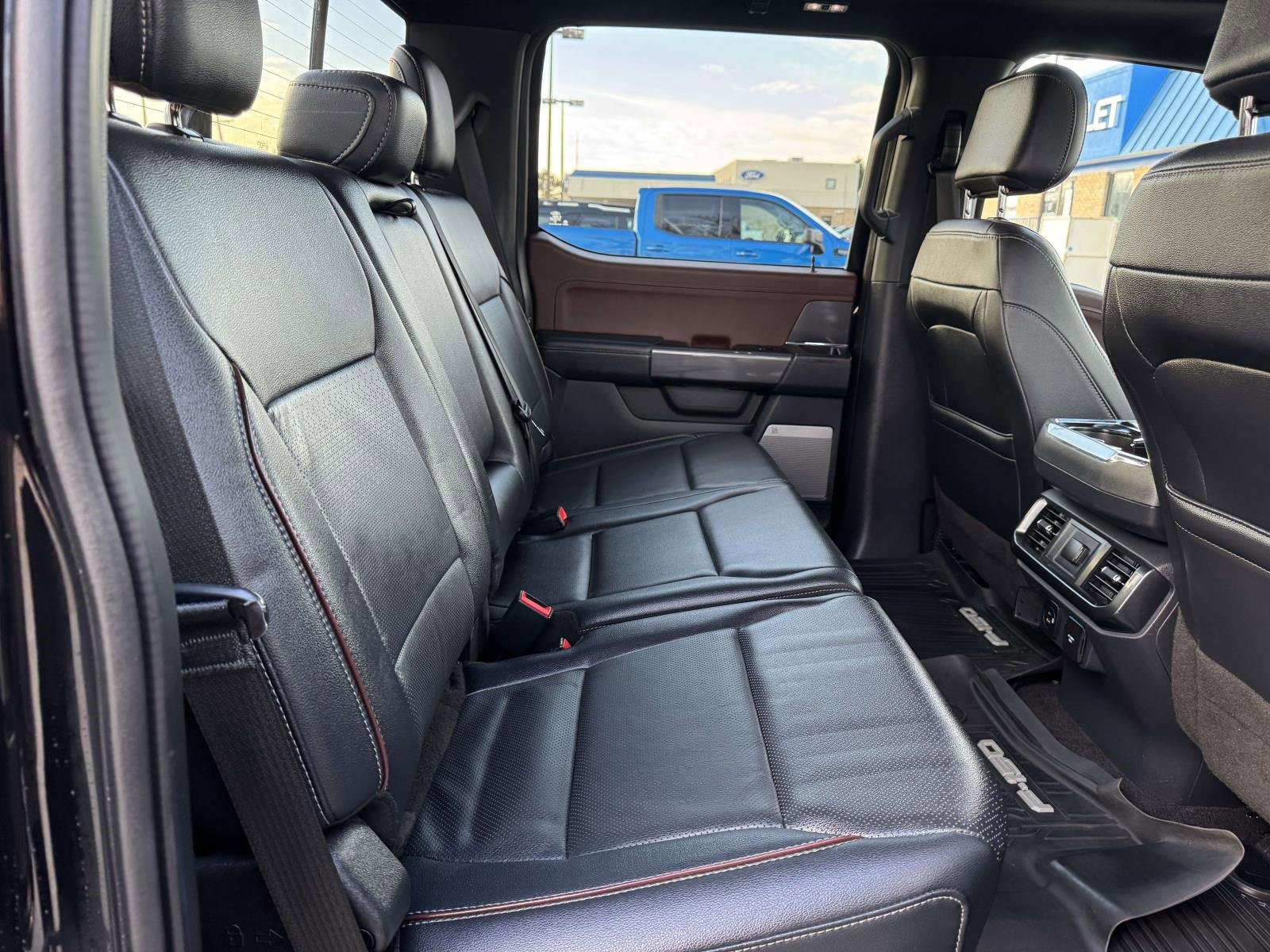 Used 2022 Ford F150 Lariat w/ Max Trailer Tow Package image 28