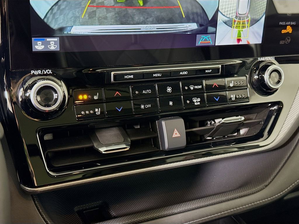 Certified 2021 Toyota Highlander Platinum image 10