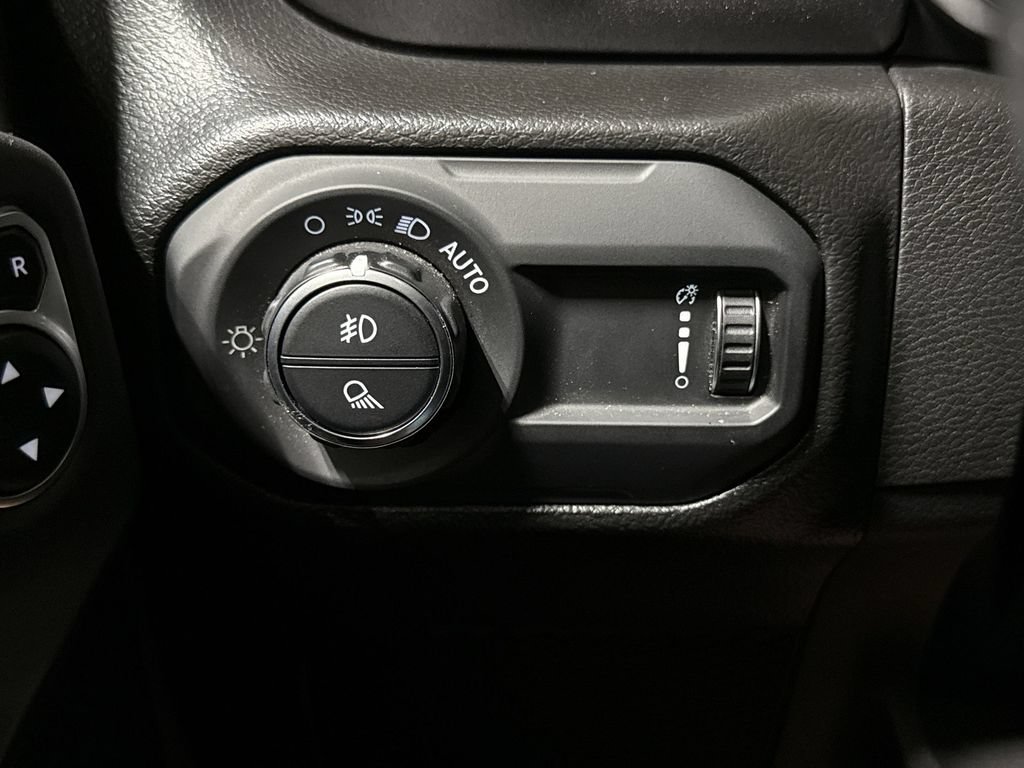 Used 2023 Jeep Gladiator Mojave w/ LED Lighting Group AWD/4WD image 19