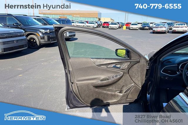 Used 2023 Chevrolet Malibu LT FWD image 11