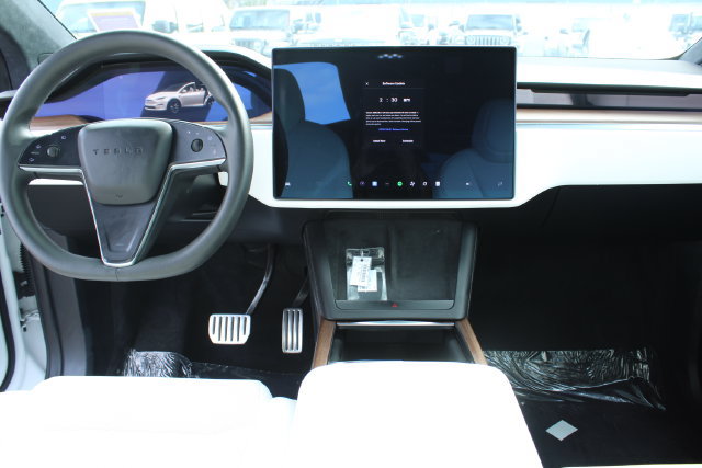 Used 2024 Tesla Model X AWD/4WD image 11