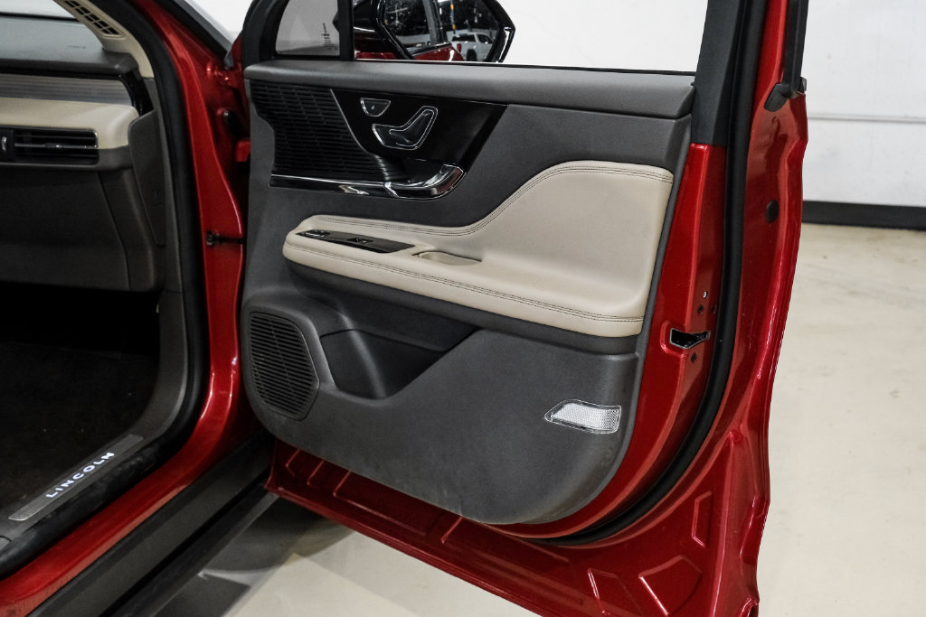 Used 2022 Lincoln Corsair AWD w/ Premium Package image 46