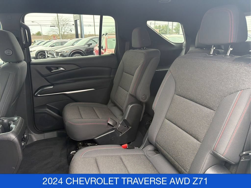 Used 2024 Chevrolet Traverse Z71 AWD/4WD image 13