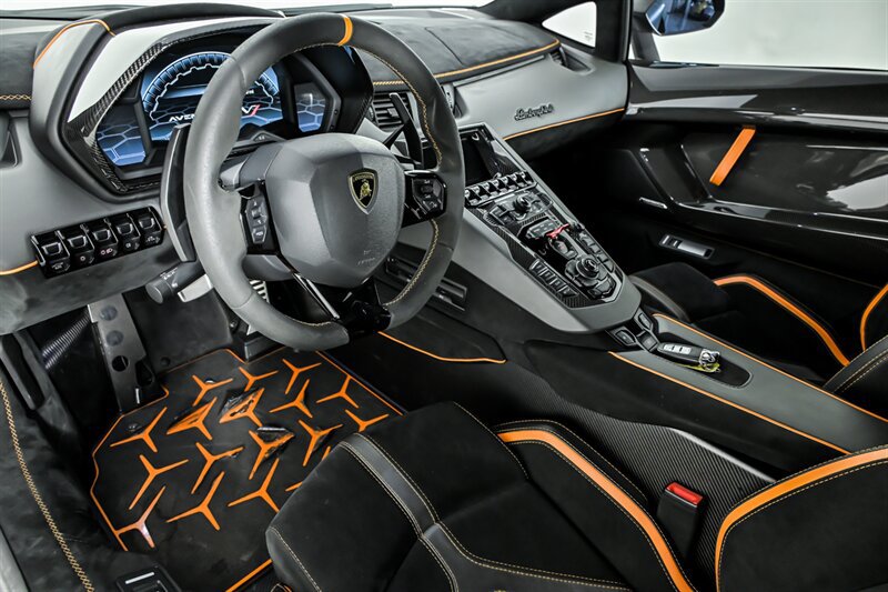 Used 2019 Lamborghini Aventador SVJ AWD/4WD image 21
