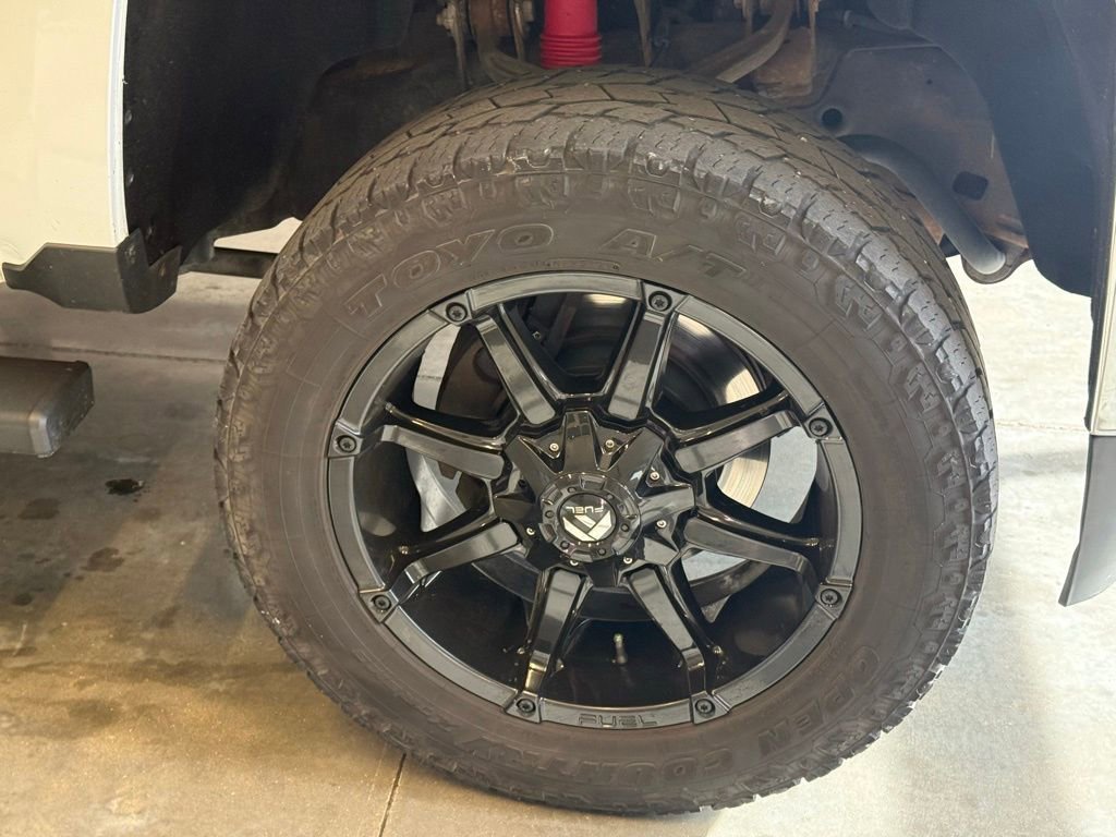 Used 2015 Chevrolet Silverado 2500 LT image 2